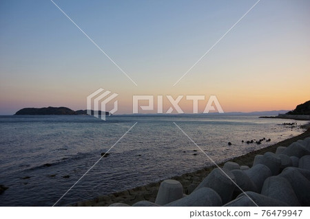 Hyogo Prefecture: View toward Nushima and Tokushima from the Minamiawaji Narcissus Line at sunset Hyogo Prefecture: View toward Nushima and Tokushima from the Minamiawaji Narcissus Line at sunset 76479947