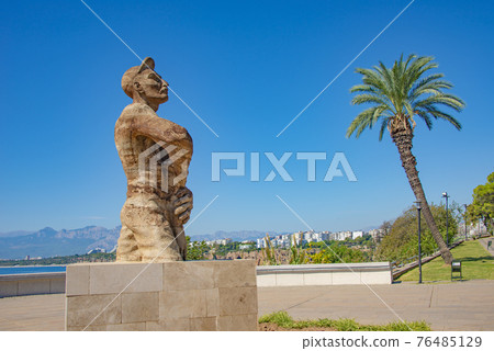 Karaalioglu City Park with statues, observation balconies and palms in Antalya, Turkey, at blue sky and sunny day. Karaalioglu City Park with statues, observation balconies and palms in Antalya, Turkey, at blue sky and sunny day. 76485129