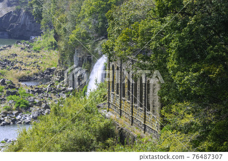 Remains of a fallen power plant maintained so that you can enjoy a walk (Bungoono City, Oita Prefecture) Remains of a fallen power plant maintained so that you can enjoy a walk (Bungoono City, Oita Prefecture) 76487307