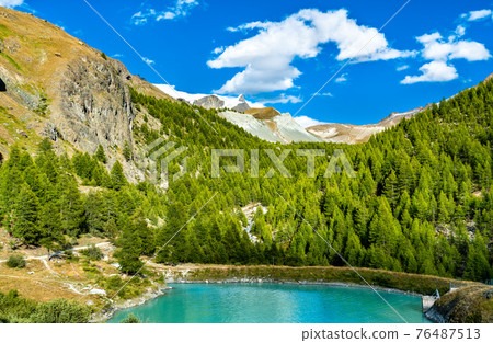 Mosjesee lake near Zermatt in Switzerland Mosjesee lake near Zermatt in Switzerland 76487513