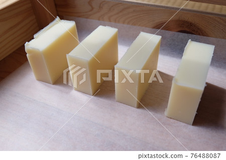 Off-white soap Off-white soap 76488087