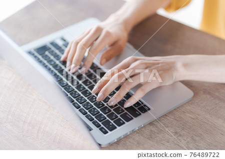 Working woman's personal computer 76489722