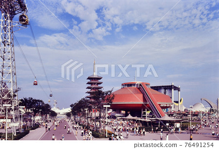 <Osaka> Osaka Expo, Expo venue seen from the direction of West Exit Station 76491254