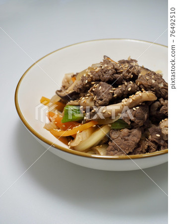 韓國傳統食品牛肉烤肉 76492510