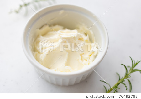 Fresh cream cheese Fresh cream cheese 76492785