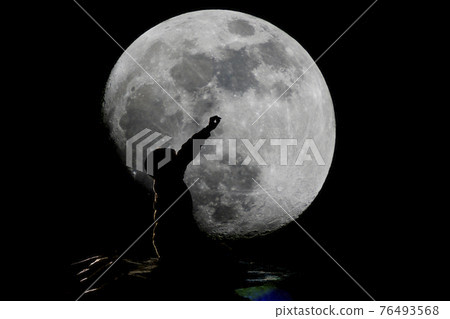 Moon and boy Moon and boy Moon and boy Moon and boy 76493568