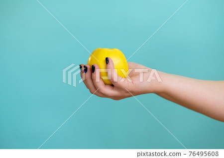 wight loss fruit diet healthy food calorie intake 76495608