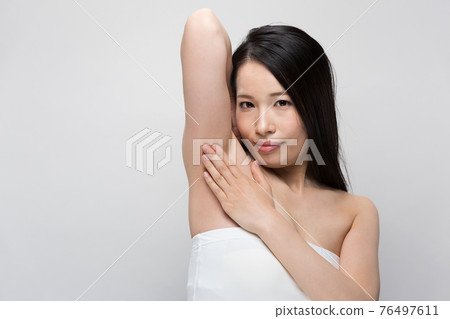 Armpit skin care 76497611