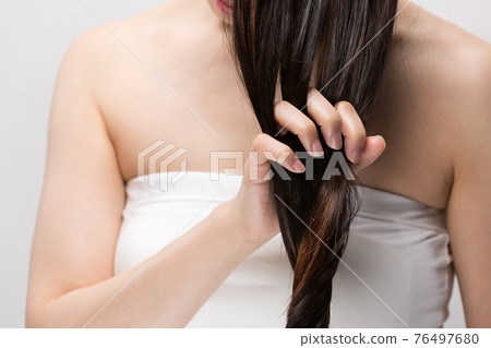 Damaged hair Damaged hair 76497680
