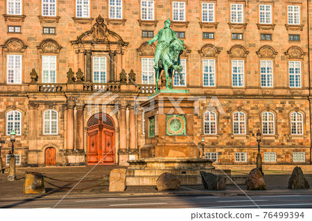 Christiansborg Palace illuminated in early morning, Copenhagen, Denmark Christiansborg Palace illuminated in early morning, Copenhagen, Denmark 76499394