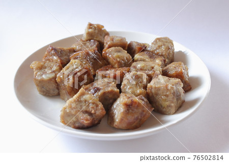 Baked dice steak Baked dice steak 76502814