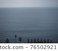 Moai and the sea 76502921