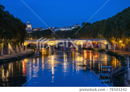 Tiber River In Rome At Night 76503242