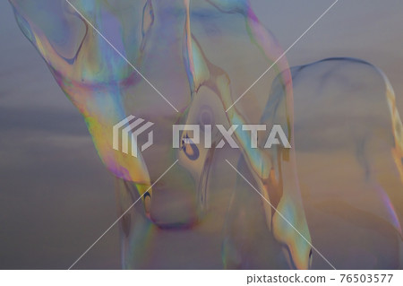 肥皂泡2021 76503577