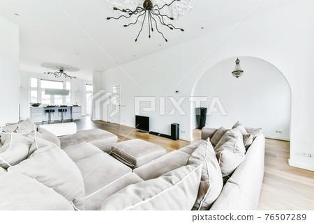 Interior of spacious living room Interior of spacious living room 76507289