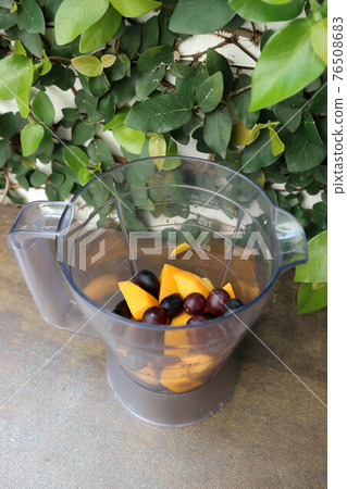 grape and mango for blend, grape and mango in blender 76508683