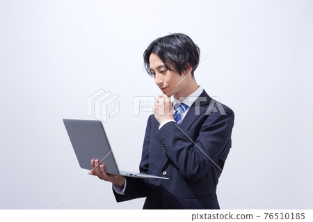 一個商人與一台個人計算機的肖像 一個商人與一台個人計算機的肖像 76510185