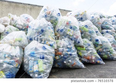 Garbage disposal area, garbage bags, garbage disposal, garbage collection, plastic bottle garbage, recyclable garbage, image material Garbage disposal area, garbage bags, garbage disposal, garbage collection, plastic bottle garbage, recyclable garbage, image material 76510378