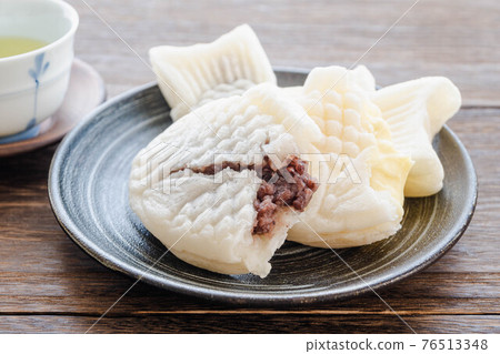 White chewy taiyaki 76513348