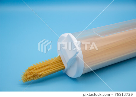 Spaghetti in a pasta case Spaghetti in a pasta case 76513729