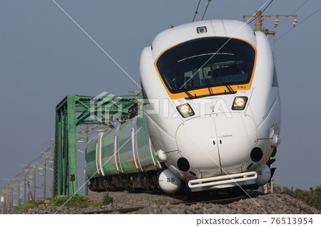 JR Kyushu 885 series limited express "Kamome" (old paint) 76513954