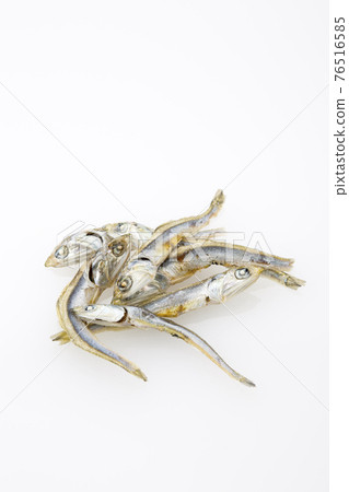 在白色背景上的 Niboshi 76516585