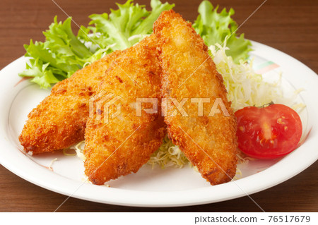 Fried white fish 76517679