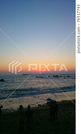 Beautiful Asahi seen from Ashikajima Beach in Choshi City, Chiba Prefecture 76517743