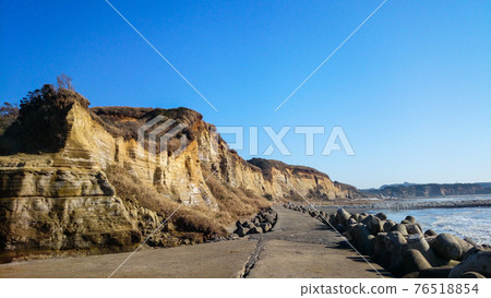 Byobugaura on a sunny day, said to be an oriental Dover in Choshi City, Chiba Prefecture 76518854