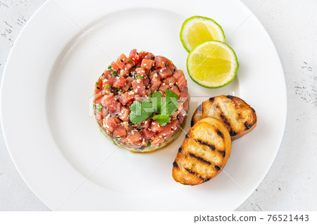 Tuna Tartare 76521443