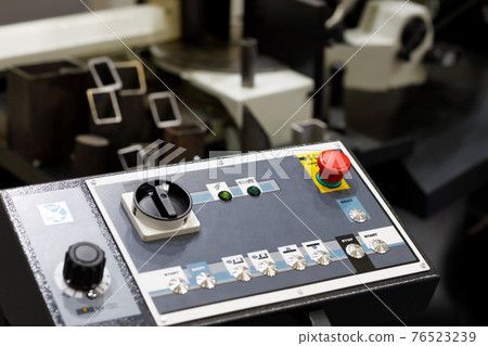 control panel of metal cutting band saw machine 76523239