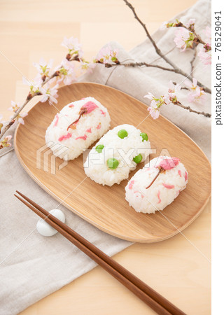 Salted cherry blossoms and green peas spring rice balls Salted cherry blossoms and green peas spring rice balls 76529041