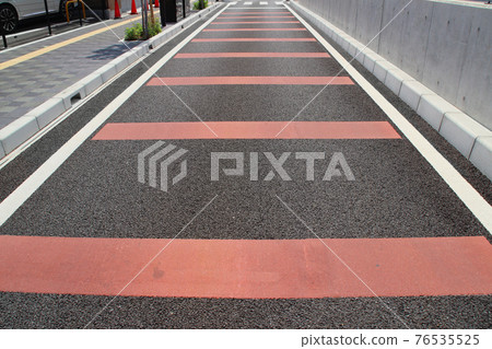 Step pavement (red) 76535525