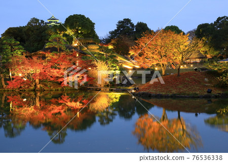 Three Great Gardens of Japan Okayama Korakuen Autumn Fantasy Garden 76536338