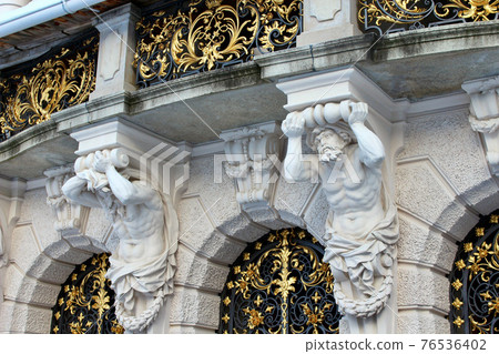 德國林德霍夫城堡 76536402