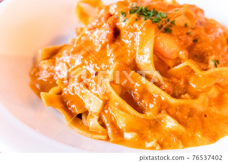 意大利美食“番茄奶油意大利面” 意大利美食“番茄奶油意大利面” 76537402