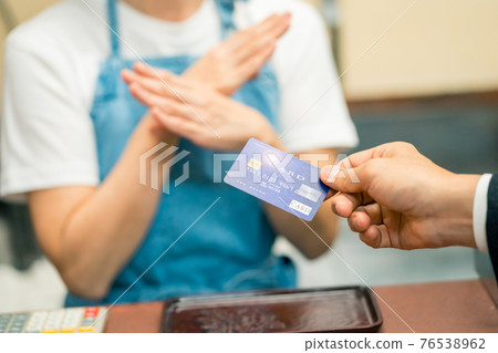 Downtown cafeteria that does not promote cashless Downtown cafeteria that does not promote cashless 76538962