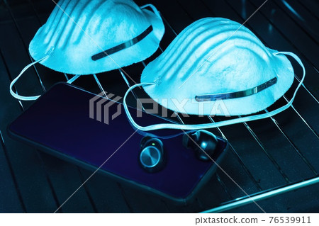 Ultraviolet light sterilization of face mask and smartphone Ultraviolet light sterilization of face mask and smartphone 76539911