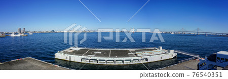 橫濱 Osanbashi(Osanbashi)頂端的全景 橫濱 Osanbashi(Osanbashi)頂端的全景 76540351