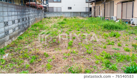 Residential landscape with a closed landscape 76540583