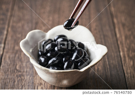黑豆煮黑豆 黑豆煮黑豆 76540780