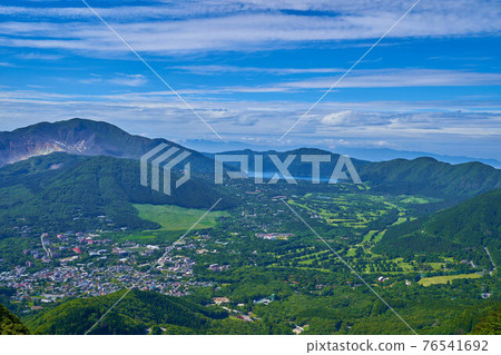 South view from the peak of Mt.Kintoki (Kamiyama, Owakudani, Lake Ashi, Mikuni, Sengokuhara) South view from the peak of Mt.Kintoki (Kamiyama, Owakudani, Lake Ashi, Mikuni, Sengokuhara) 76541692