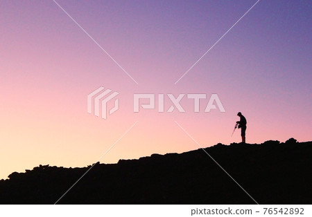 夏威夷毛伊島哈雷阿卡拉山頂的黃昏 76542892