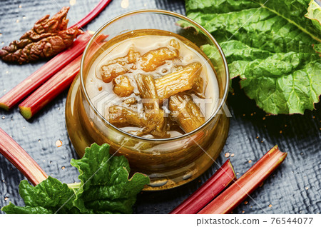 Rhubarb jam in glass bowl Rhubarb jam in glass bowl 76544077