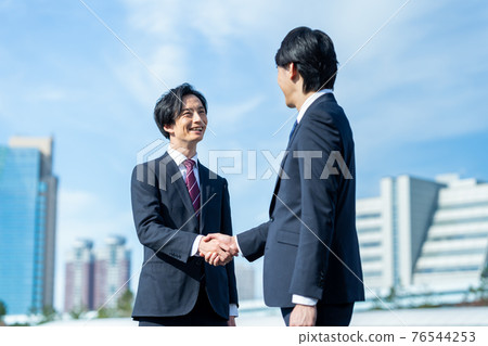 企業商人男性握手隊 76544253