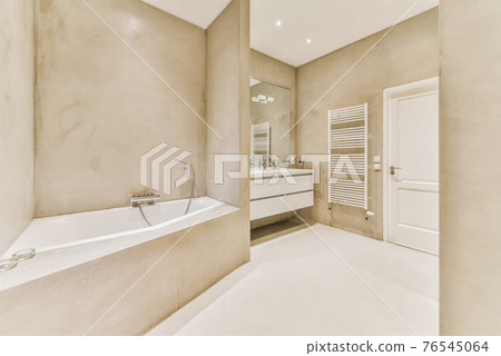 Modern bathroom with grungy walls Modern bathroom with grungy walls 76545064