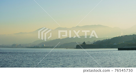 晚上從JR豐後豐岡站附近的海岸出發的別府灣 76545730