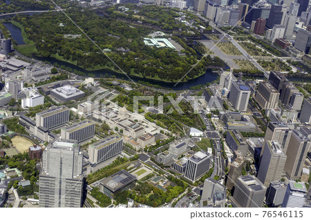 從國會大廈上方鳥瞰皇宮 76546115