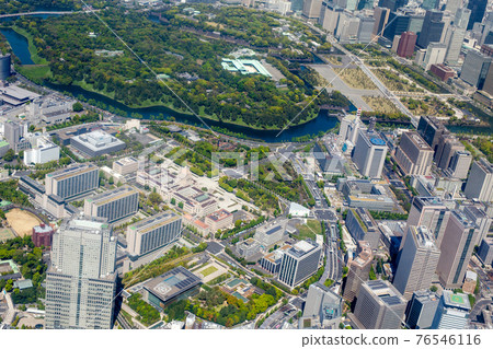 從國會大廈上方鳥瞰皇宮 76546116