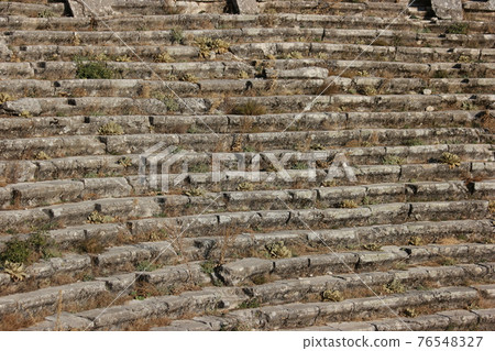 Close up of ruins of an ancient amphitheater in Hierapolis, Turkey. 76548327